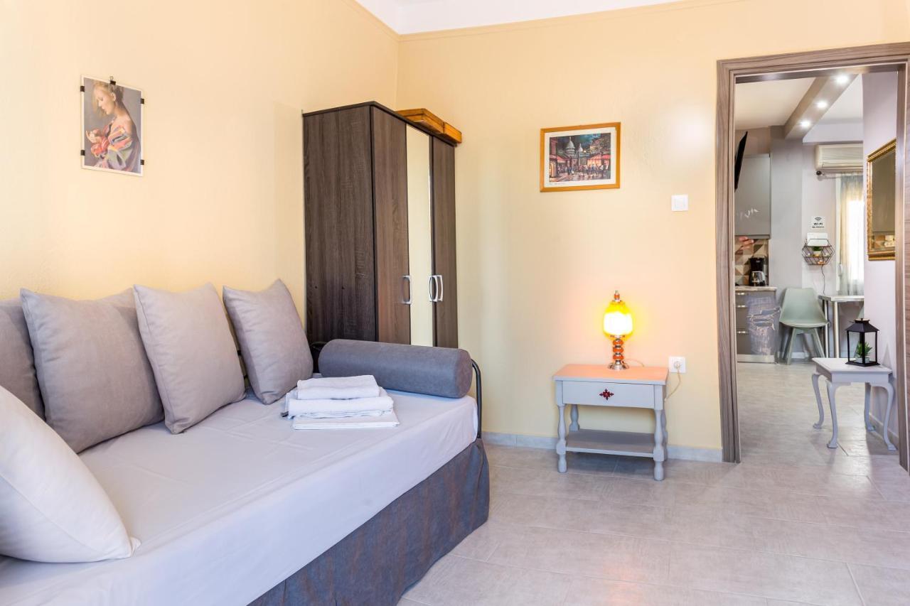 Kate'S Modern 2 Bedroom Apartment In Perea Peraía Dış mekan fotoğraf