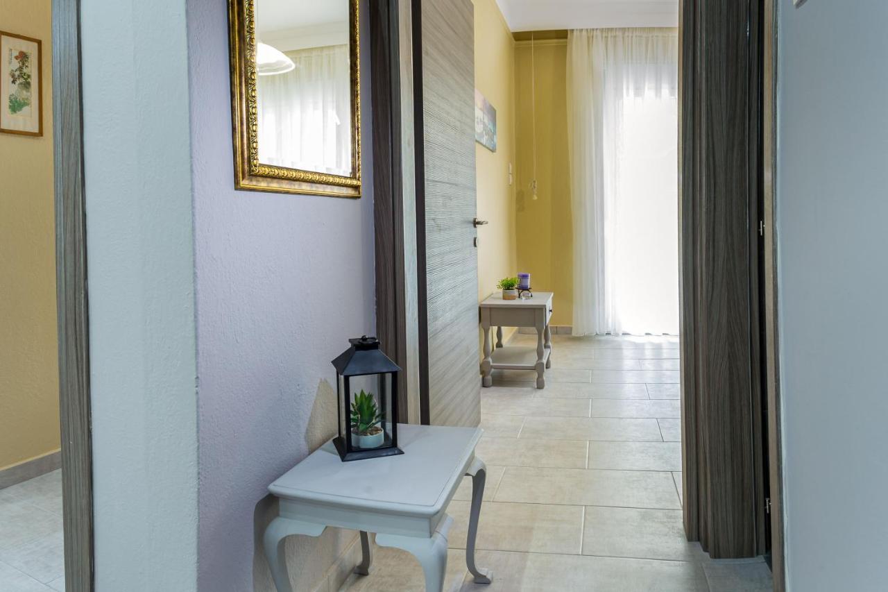 Kate'S Modern 2 Bedroom Apartment In Perea Peraía Dış mekan fotoğraf